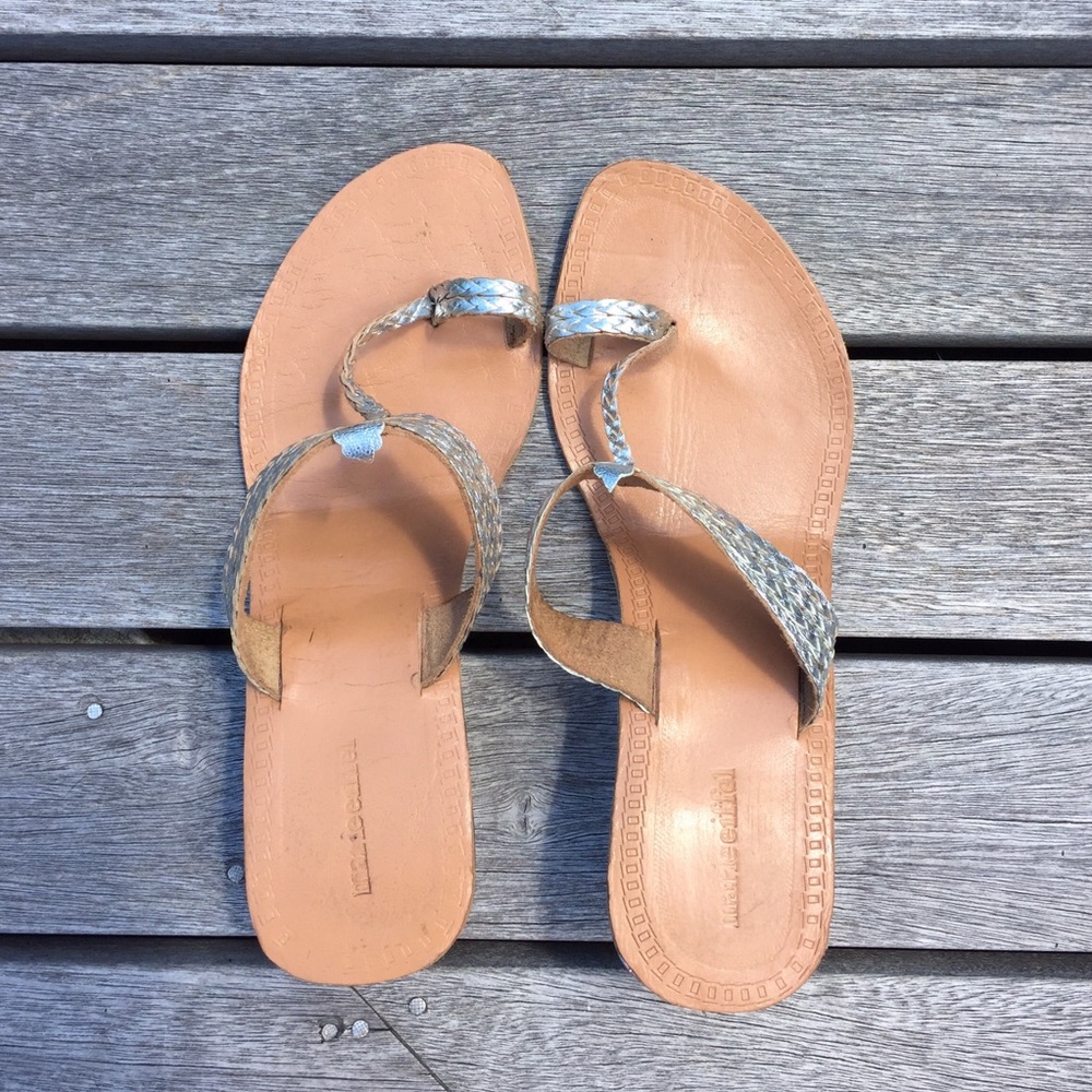 **Hard To Find** Marie Eiffel Silver sandals